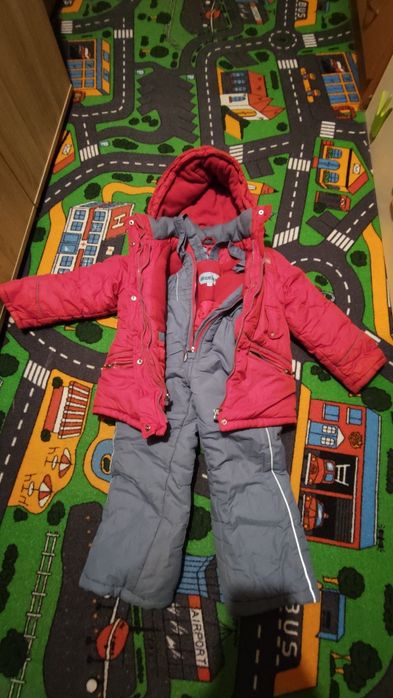 Зимний комбинезон(куртка+штаны) на девочку 5-6 лет