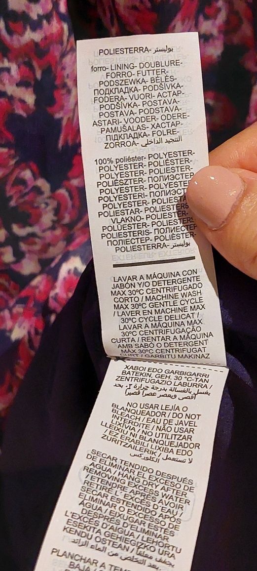 Vestido estampado rosa e azul da Cortefiel