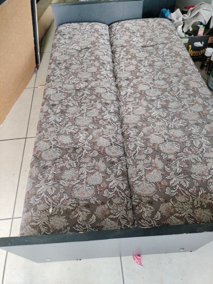 kanapa łozko wypoczynek