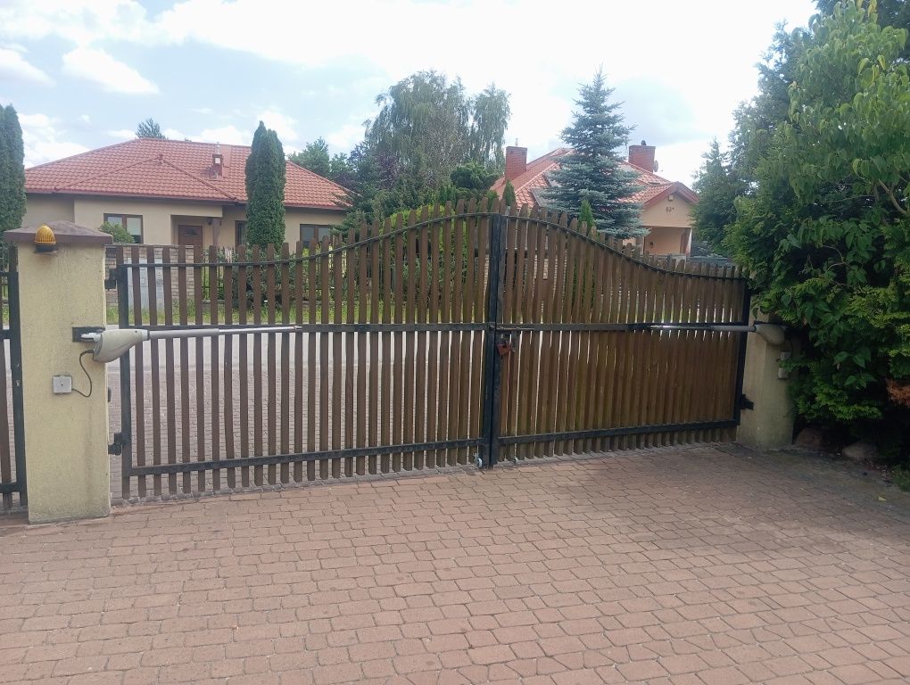 Napęd do bramy wjazdowej dwuskrzydłowej