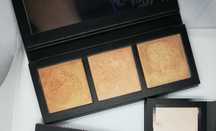 MAC Hyber Real Glow w odcieniu Shimmy Peach