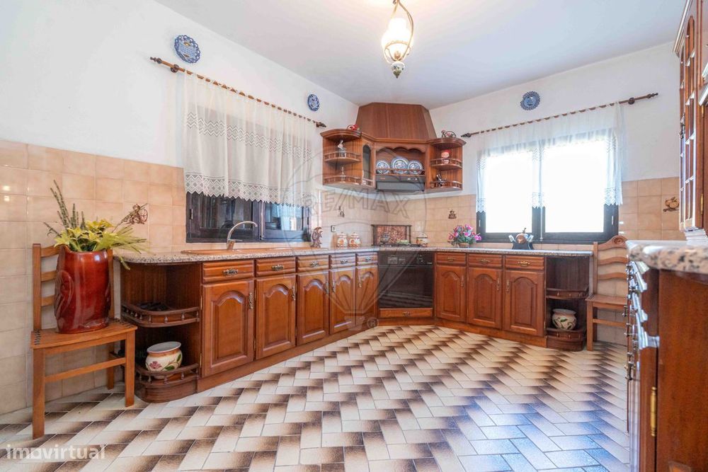 Moradia T4 para venda