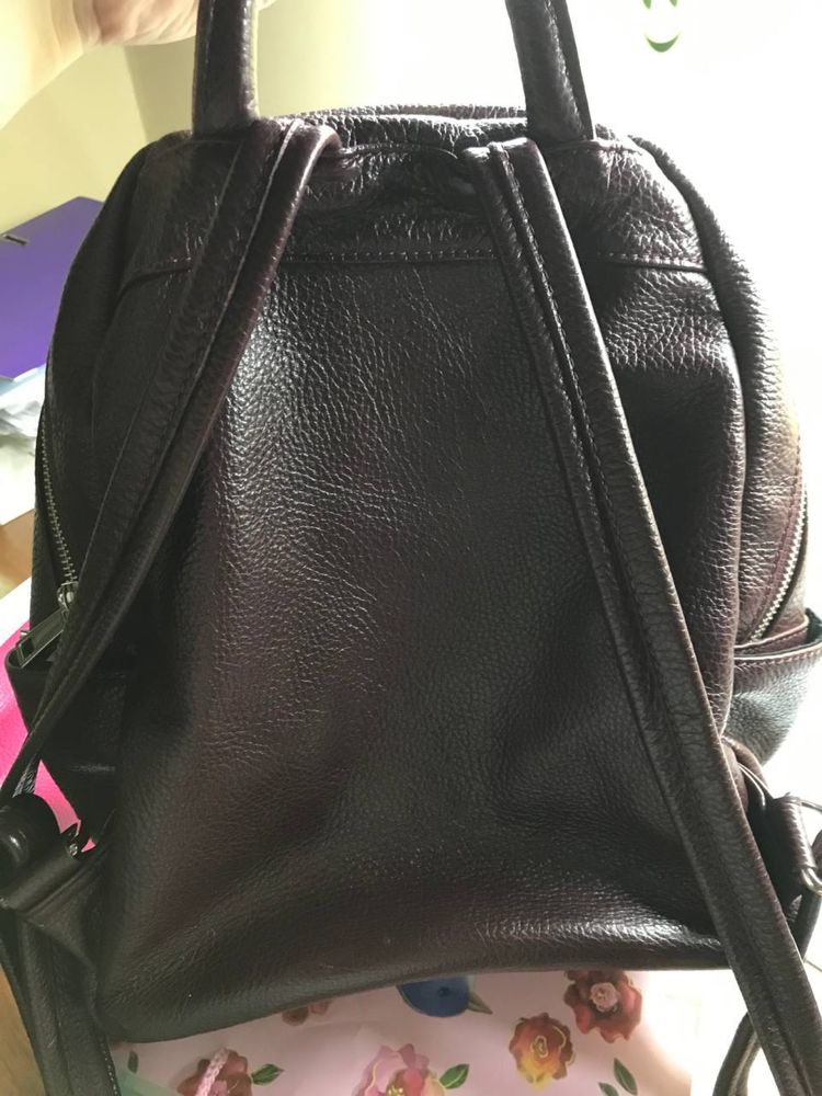 Жіночий шкіряний рюкзак