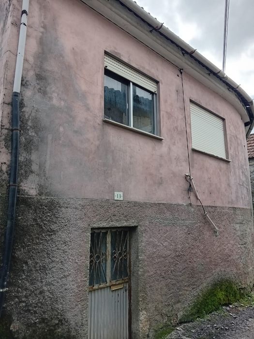 Vende-se casa em Forminhos