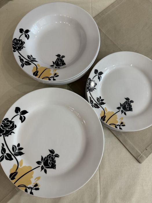 Набір столового посуду на 6 персон