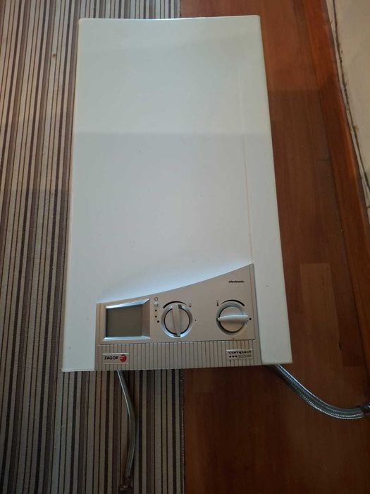 Esquentador marca Fagor