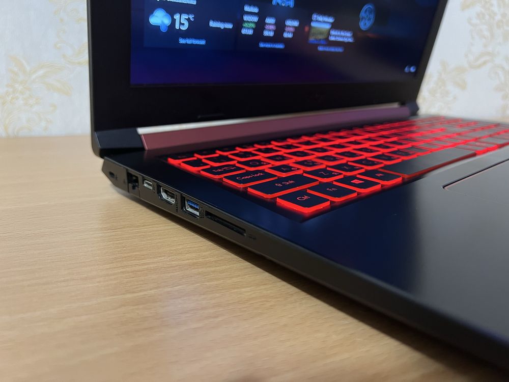 Ігровий ноутбук acer nitro 5 i7-7700hq/gtx 1050ti/ssd/hdd/ddr4