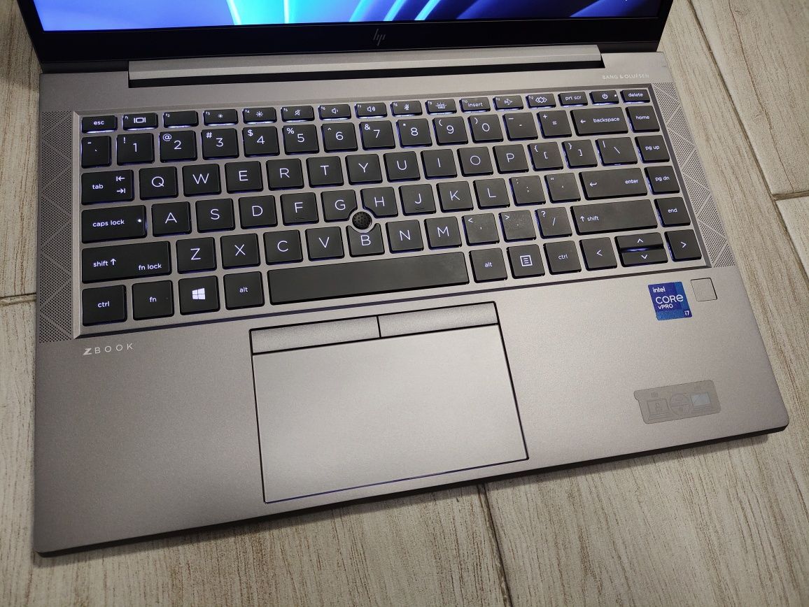 Ноутбук HP Zbook Firefly G8 I7-1185G7 16RAM/512SSD