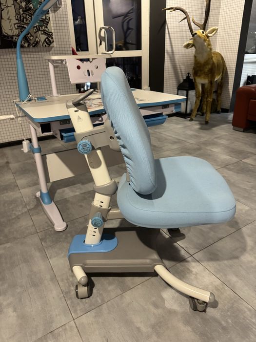 Продам дитячу парту з ортопедичним стільцем