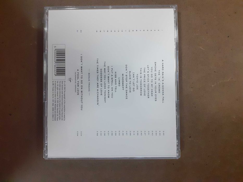Cd do Bryan Ferry novo.