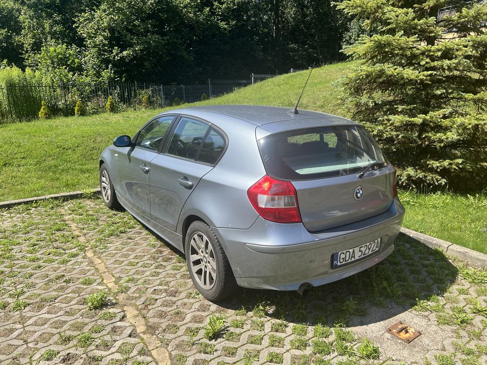 Jeździ skręca chamuje BMW 118i 129KM