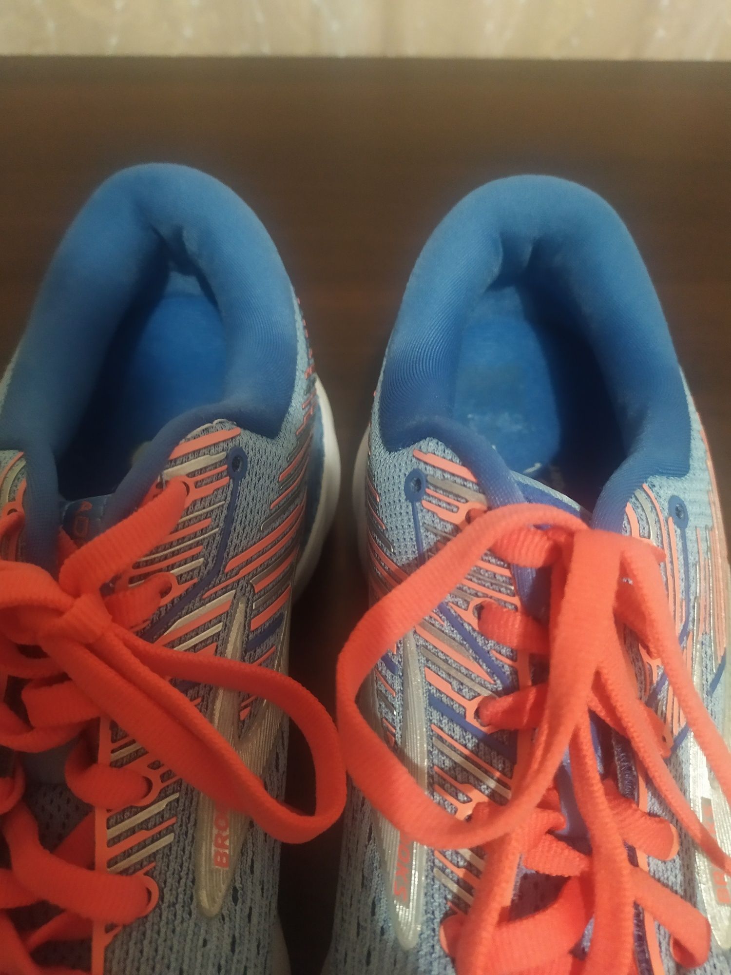 Жіночі кросівки  Brooks Adrenaline GTS 19,