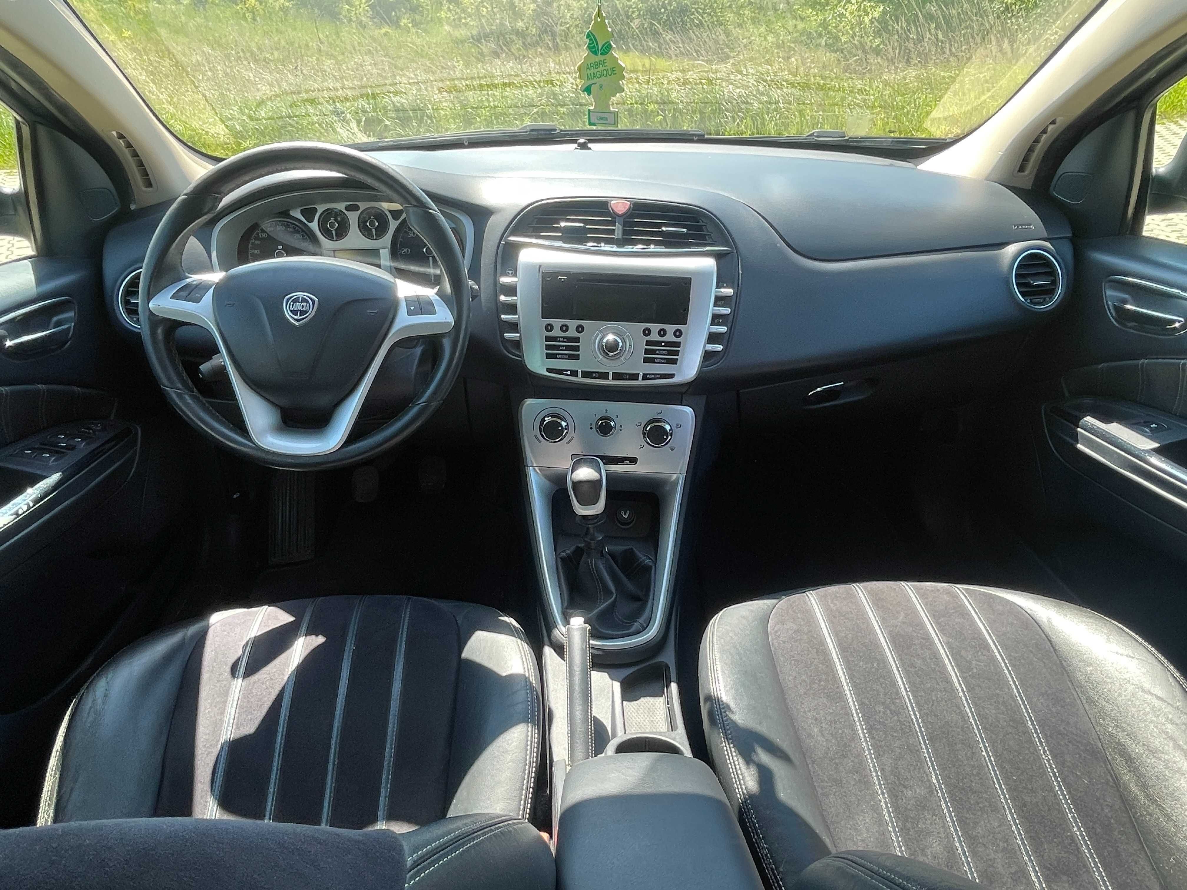 Lancia Delta 1.6 JTD Bezwypadkowa Transport Pod Dom