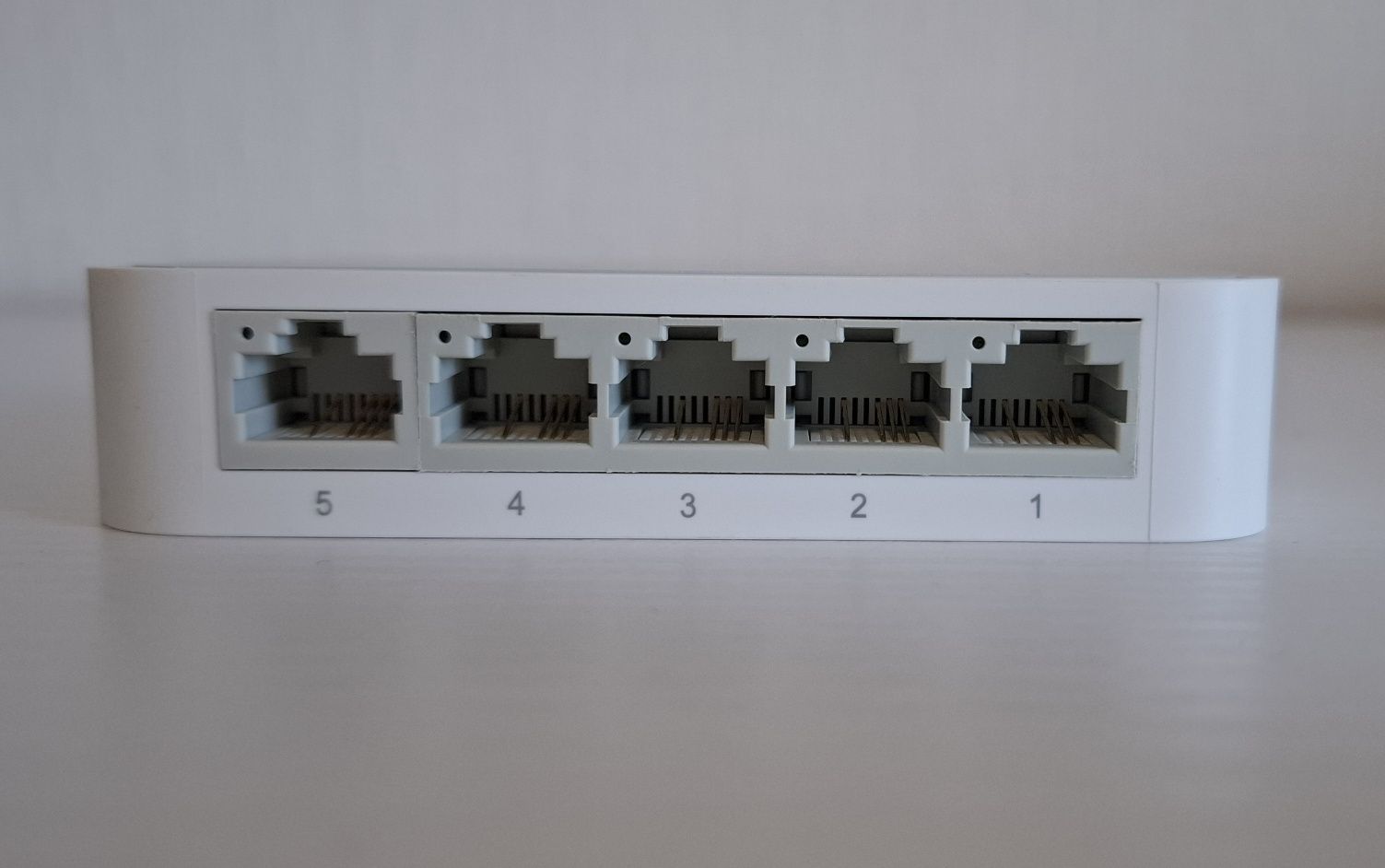 Коммутатор TP-LINK TL-SF1005D