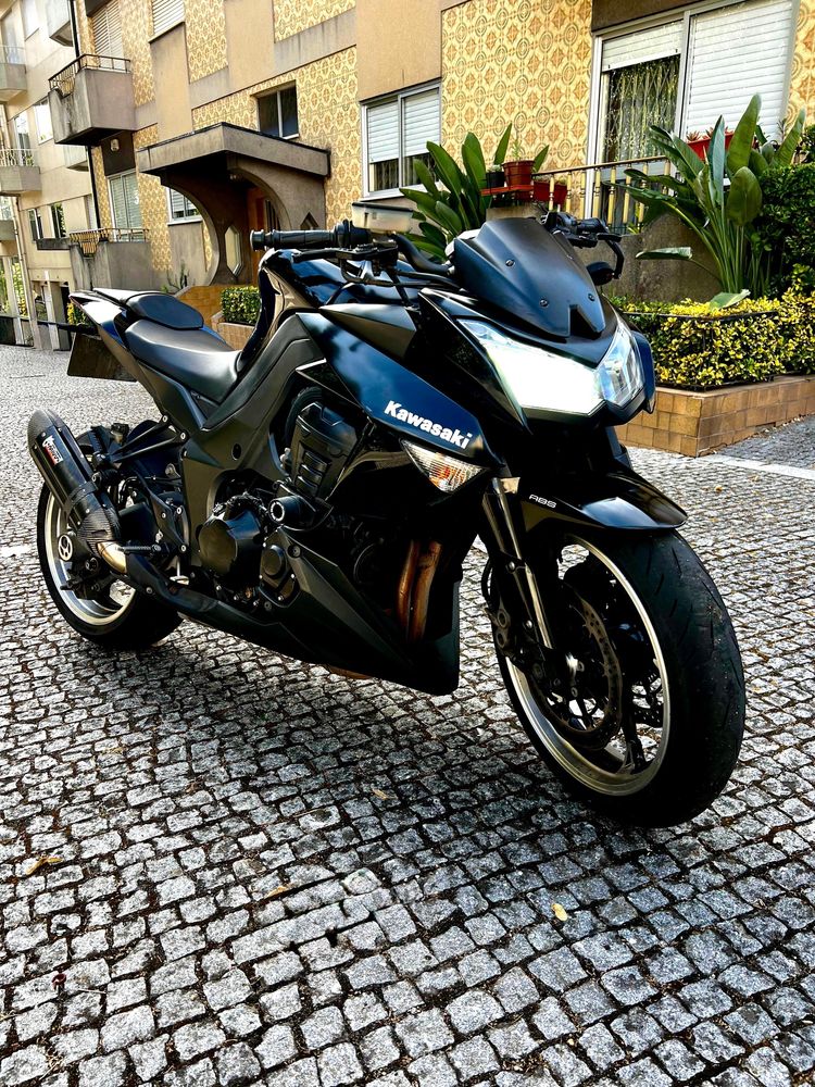 Kawasaki z1000 troco por carro