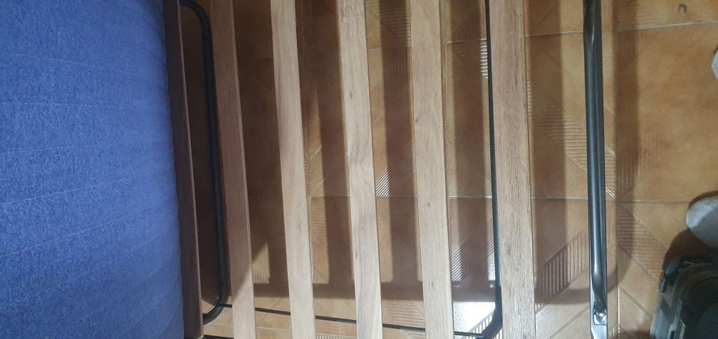 Cama dobrável portátil