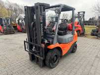 Toyota Toyota 7 FGF 25 2007r triplex przesuw 4 sekcje h20 h25 lind  Toyota 7FGF25 Triplex 4 sekcje przesuw lind h25 h20 wolny skok