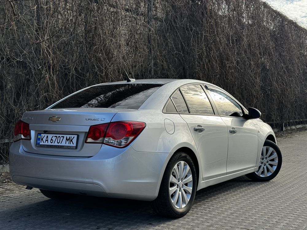 Chevrolet Cruze 1,8 газ/бензин Автомат