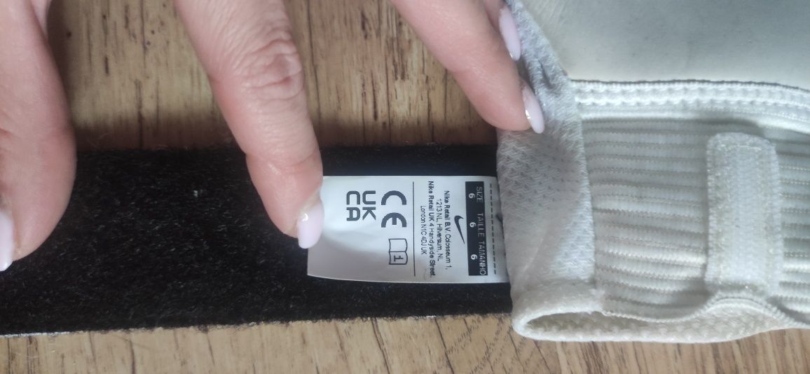 Вратарские перчатки Nike