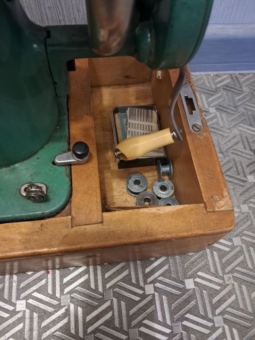 Швейная машинка б/у