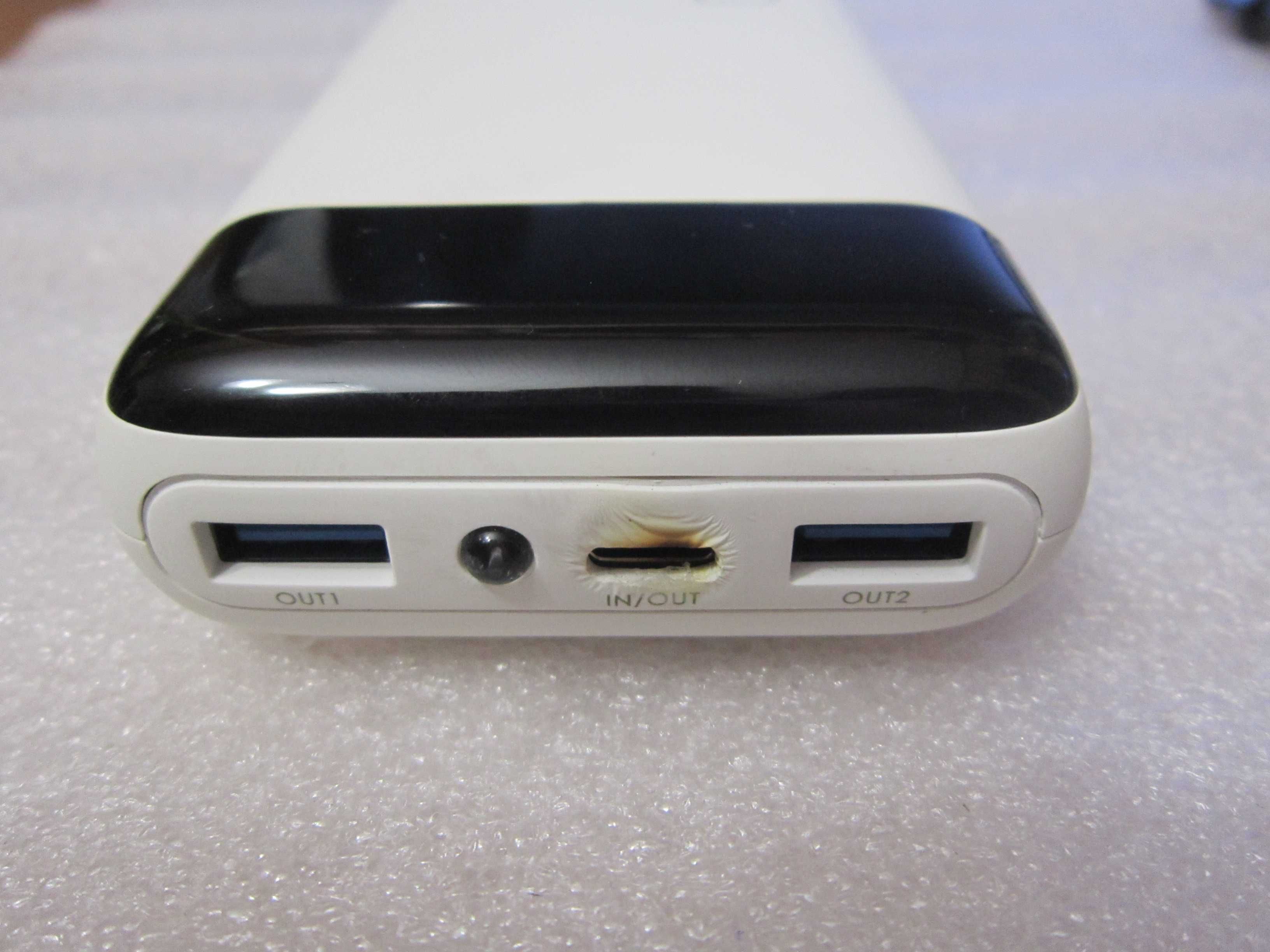 Power Bank INIU BI-B5 20000mAh mocny USB-C wyświetlacz i latarka biała