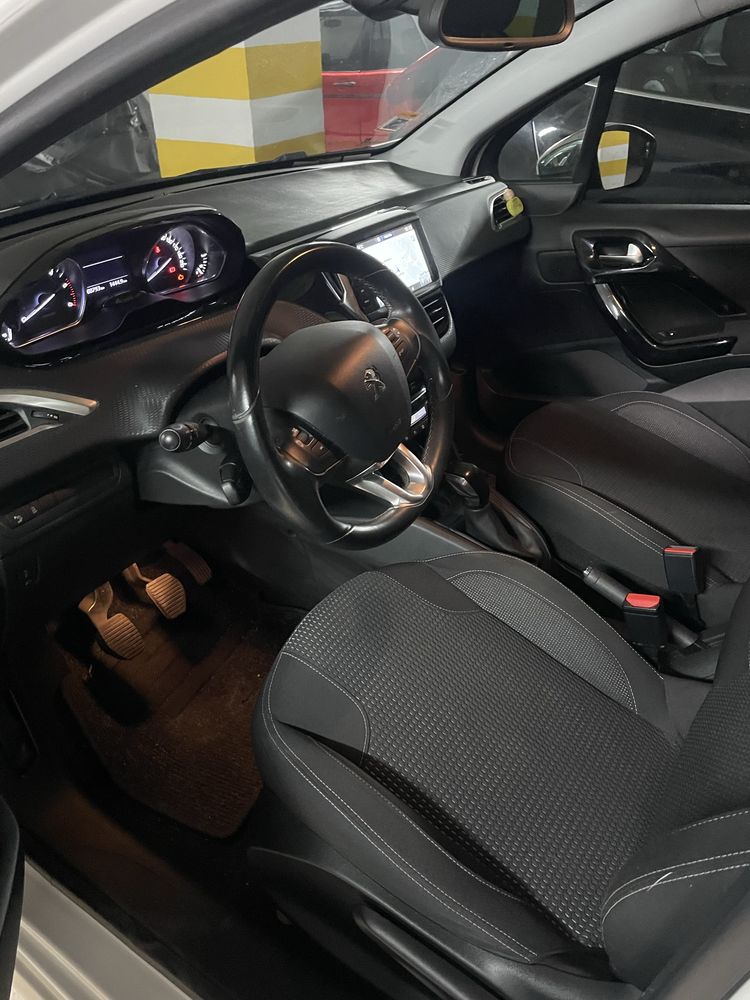 Peugeot 208 1.6 Allure
