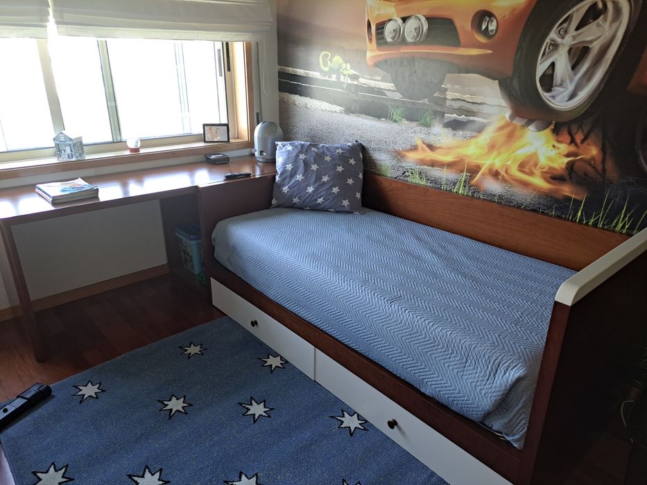 Vendo cama de solteiro com colchão Emma