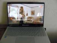 Laptop w pudełku oryginalne jak nowy kompletny