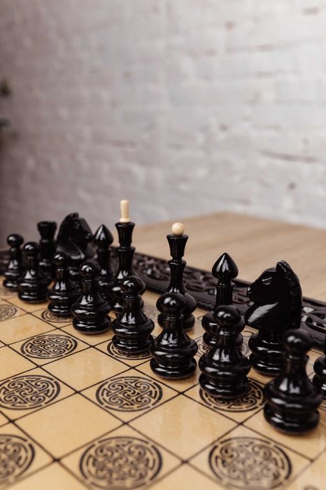 Різбляні шахи з дерева ручна робота, преміум якість