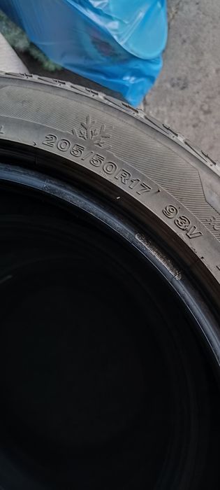 Opony zimowe Dayton 205/50 R17