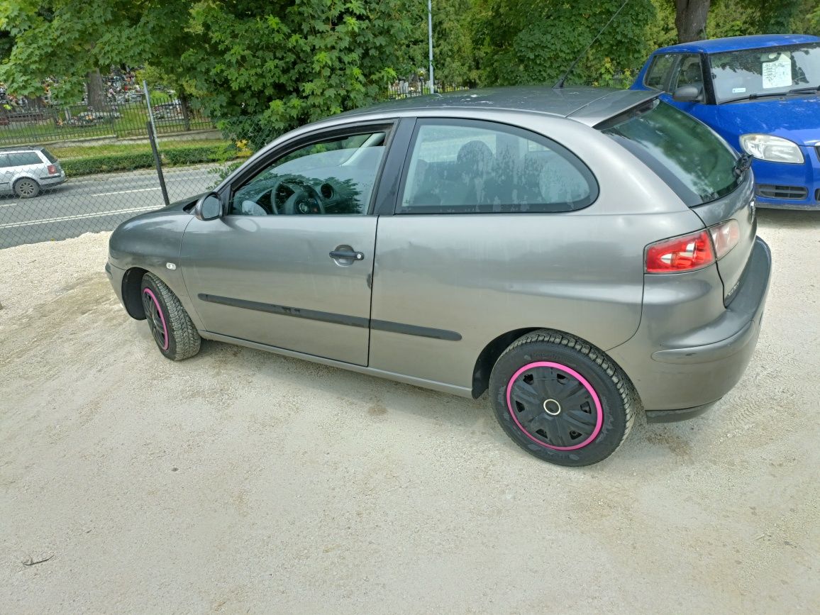 Seat Ibiza Lift ekonomiczny 1.2 benzynka z klimatyzacją