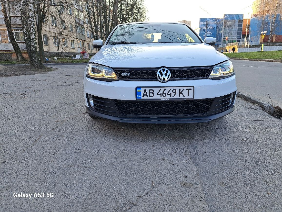 Volkswagen Jetta 6 2.0tdi  2015