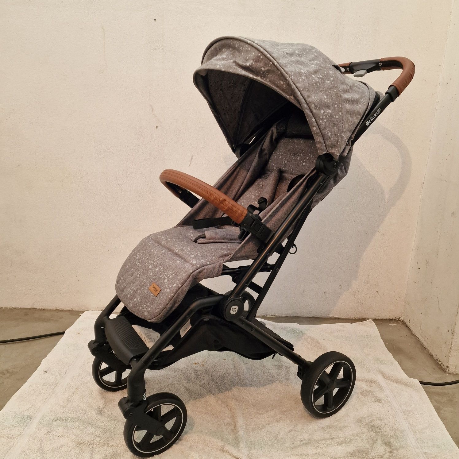 Carrinho de Passeio Tuc Tuc Click Up Cinza - Novo!
