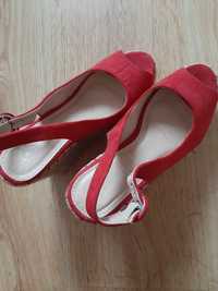 Czerwone sandały na koturnie rozmiar 36