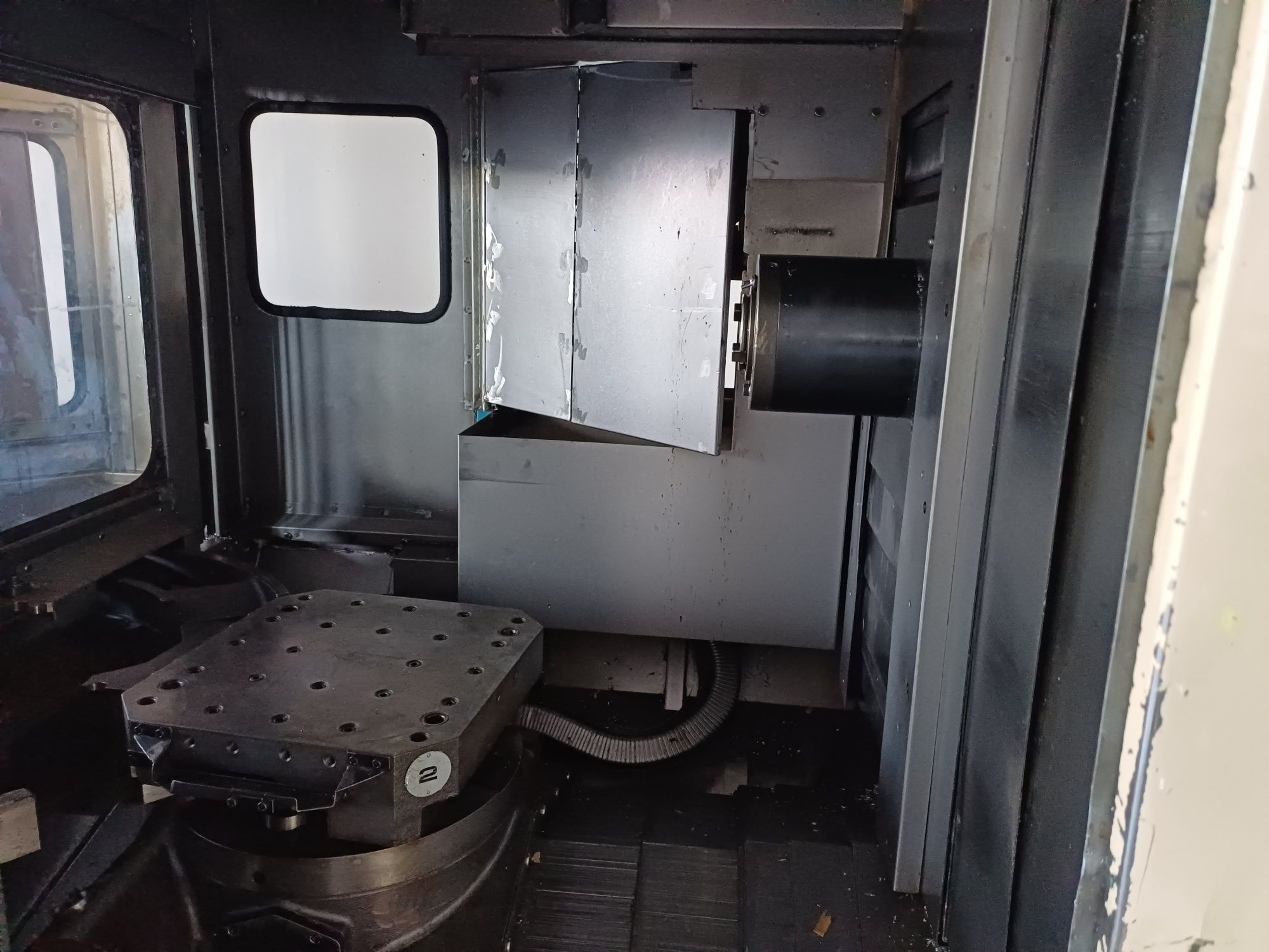 Frezarka cnc pozioma Niigata PN40 centrum obróbcze plus narzędzia