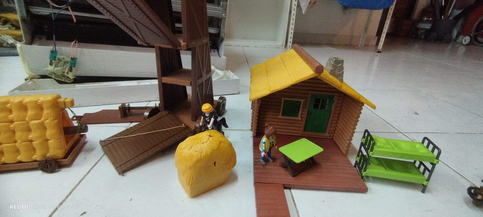 Playmobil cabana e avião