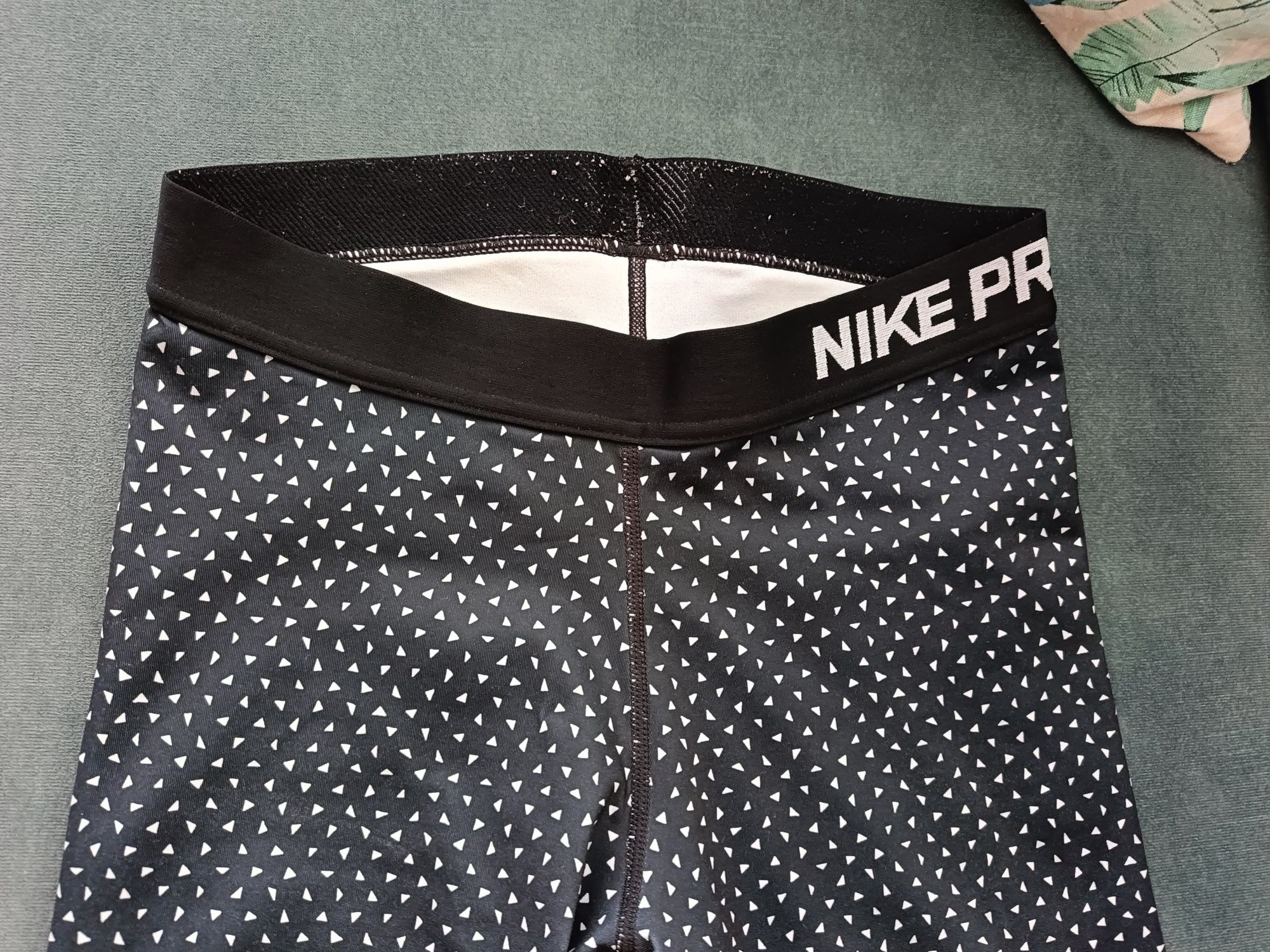 Leginsy za kolano Nike rozmiar s