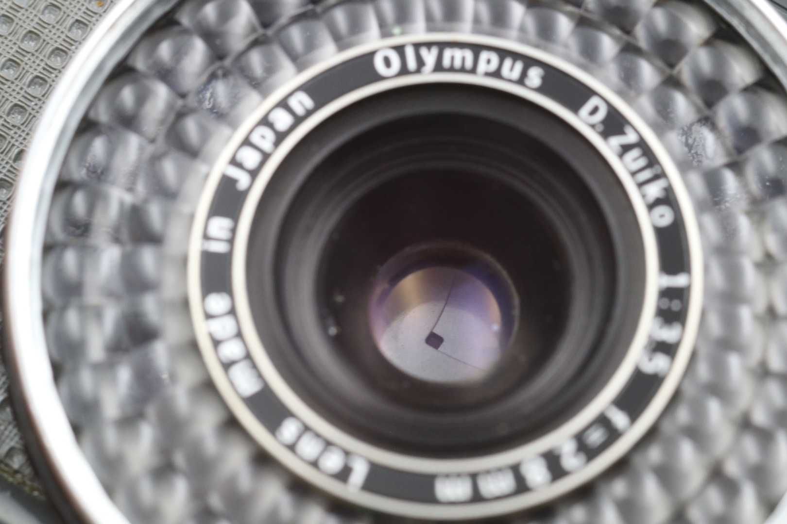 Olympus PEN EE-2   28mm f3.5