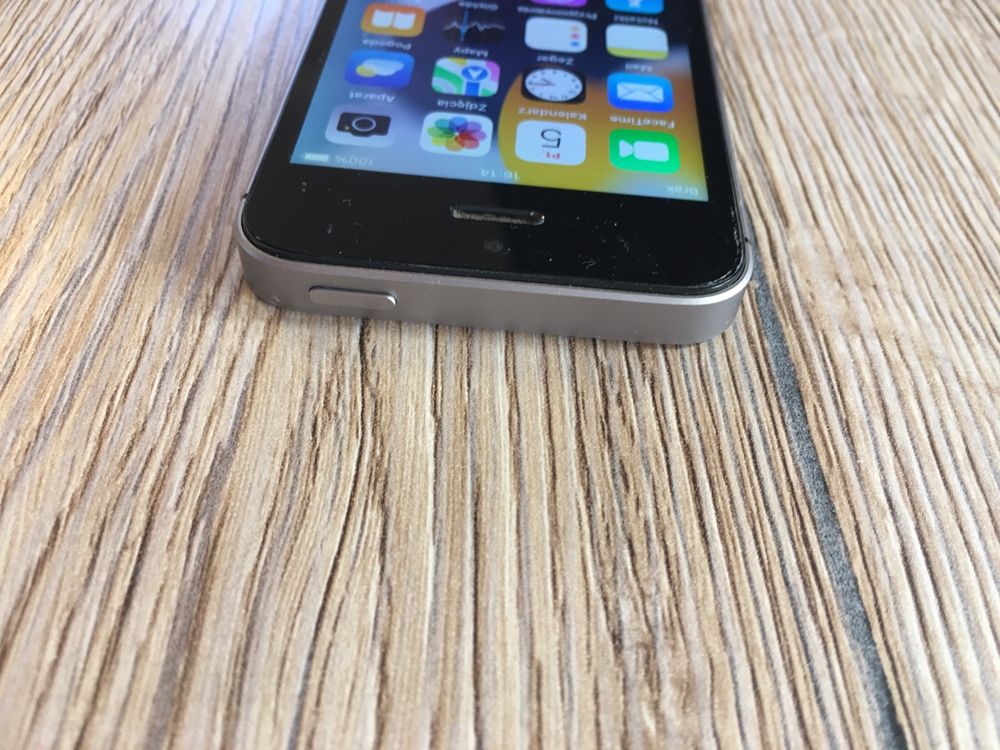 Telefon iPhone SE (Special Edition)-A1723-flash 32 gb-ram 2 gb-czarny