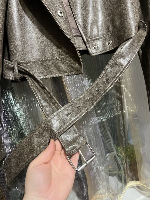 Елегантна жіноча куртка з екошкіри