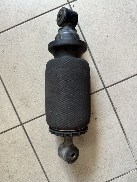 Амортизатор передньої кабіни MAN