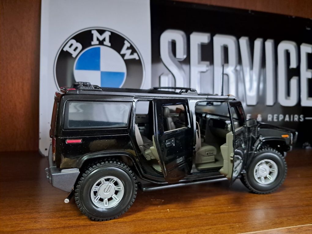 Hummer H2 1:18 model kolekcjonerski