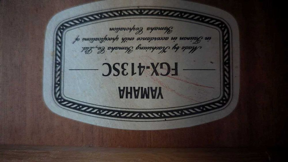 Електроакустична гітара Yamaha fgx 413 sc + комбік Yamaha F20