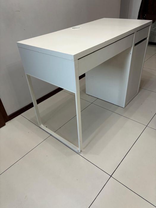 Białe Biurko szkolne IKEA