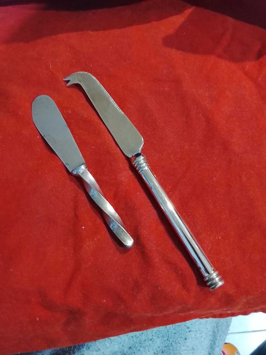 Faca de queijo e manteiga