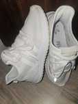 Tênis branco adidas