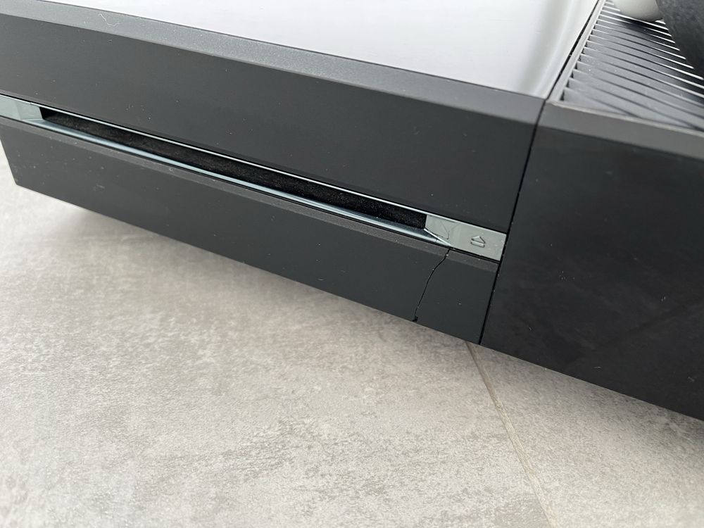 Xbox One 500Gb + бездротовий геймпад та диск з грою