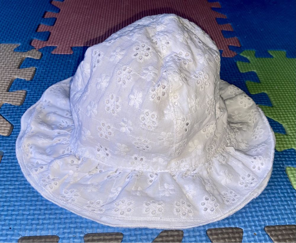 Biały bawełniany kapelusz dziewczęcy TU