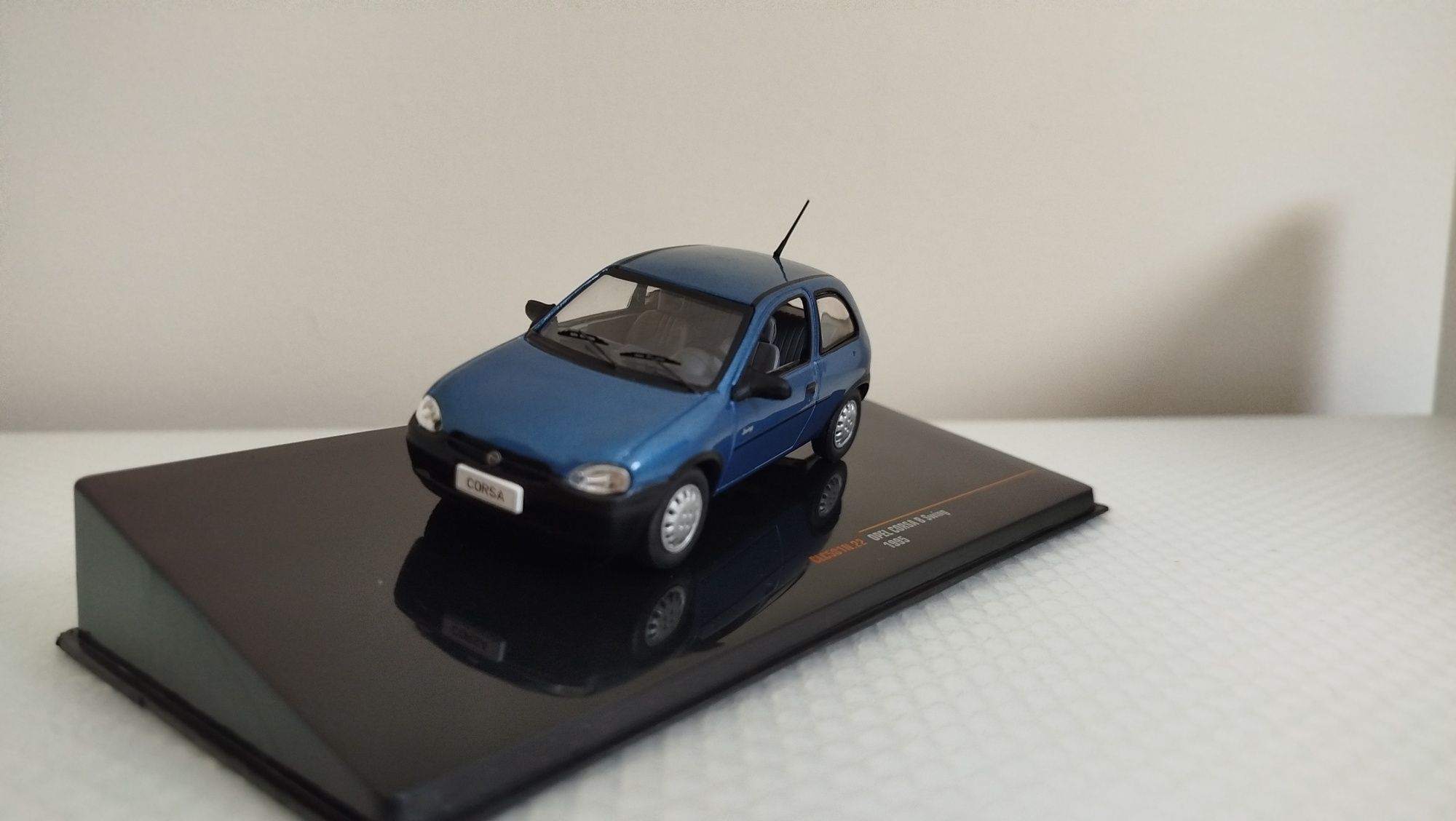 Miniatura Opel Corsa B 1/43 Nova