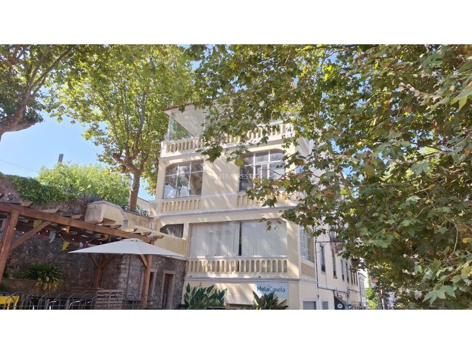 Apartamento T3+1 totalmente recuperado no centro de Sintra, para Ha...